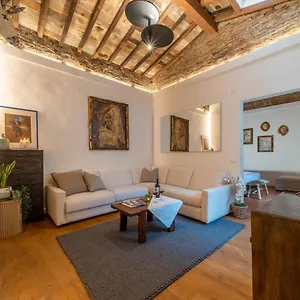  Apartment Urban Retreat Italy