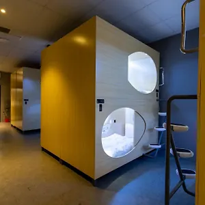 Resthub Capsulehotel